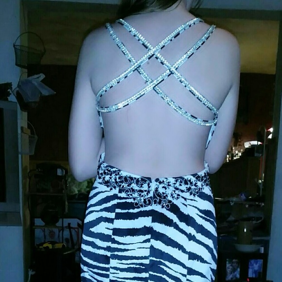 PROM DRESS - Picture 2 of 2